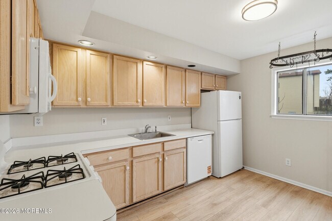 Building Photo - 1606 Alpine Trail