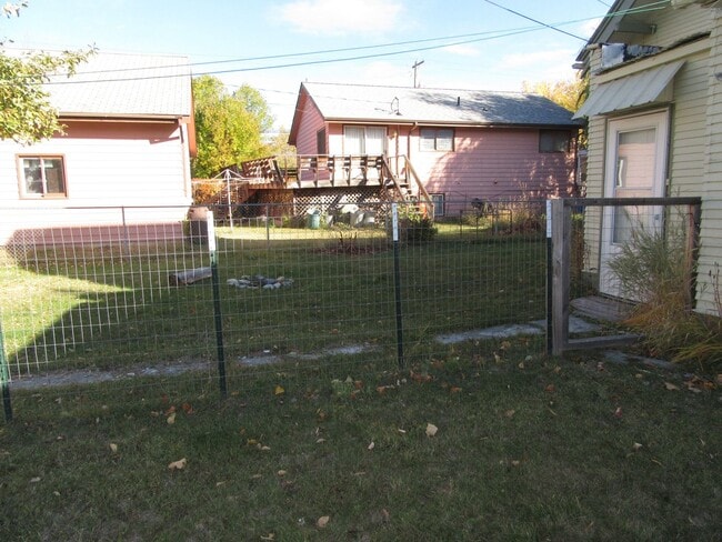 Building Photo - Cute Home in Whitefish with Yard & Storage