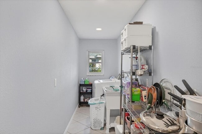 Building Photo - 12411 Cole Ave