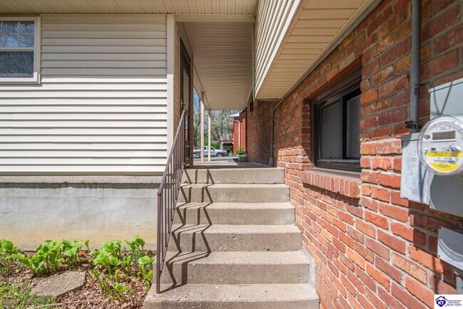 Building Photo - 228 Cherokee Blvd