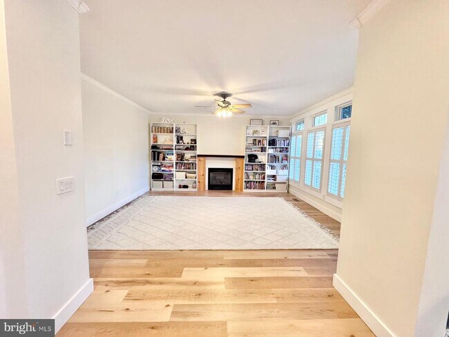 Building Photo - 15 River Oak Dr