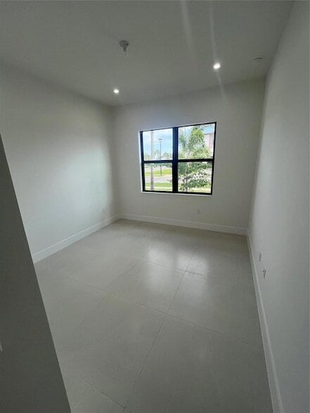 Building Photo - 12526 Solana Bay Cir