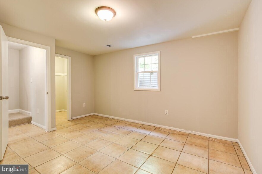 Building Photo - 7530 Westlake Ter