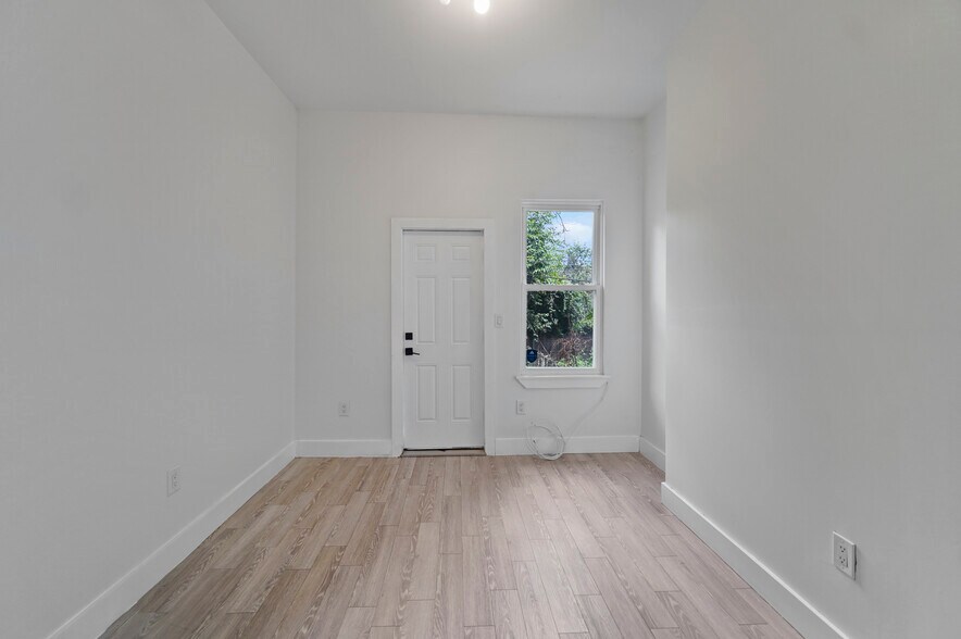 Building Photo - 670 Ocean Ave