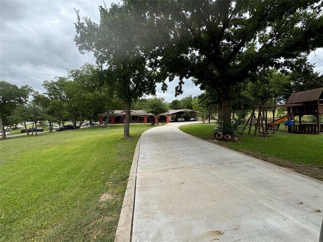 Building Photo - 13623 Avis Rd