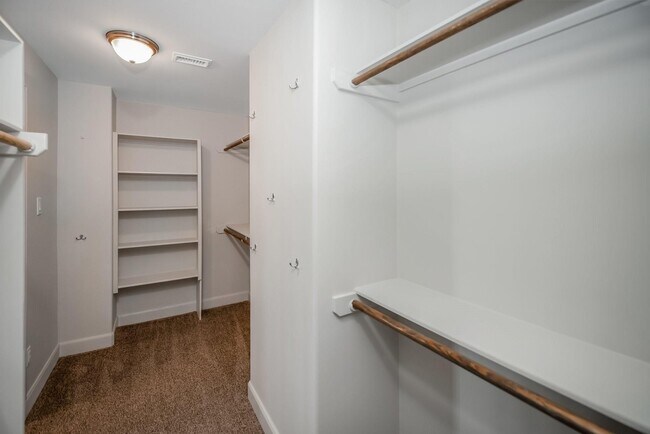 Building Photo - 1113 Peveto St