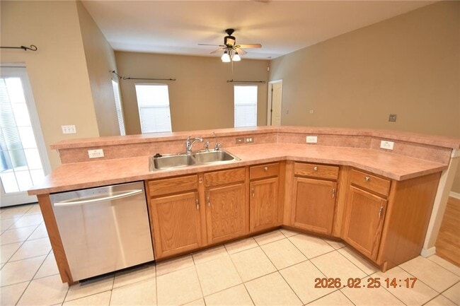 Building Photo - 813 Parsons Pointe St