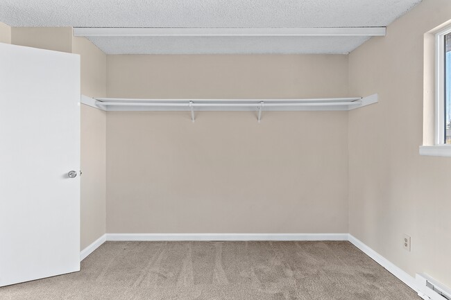 Building Photo - 325 N 29th Ave