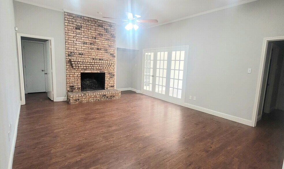 Building Photo - 1008 Brownfield Dr