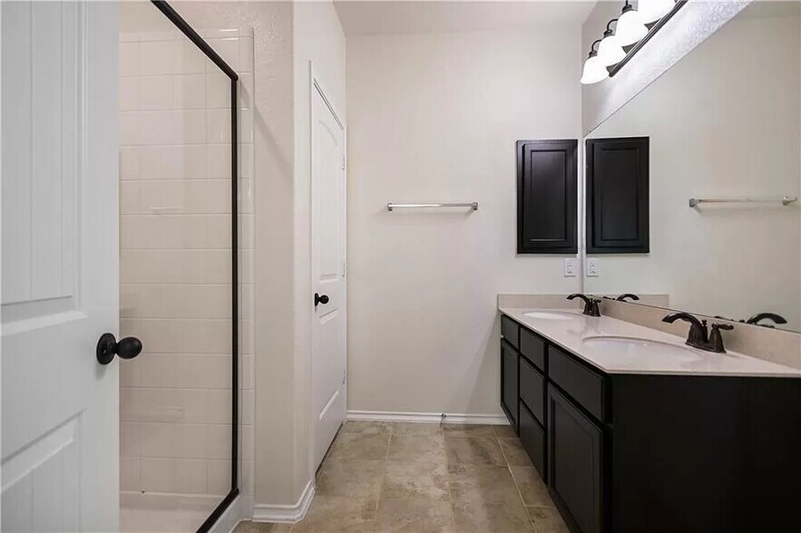 Building Photo - 7925 Arezzo Dr