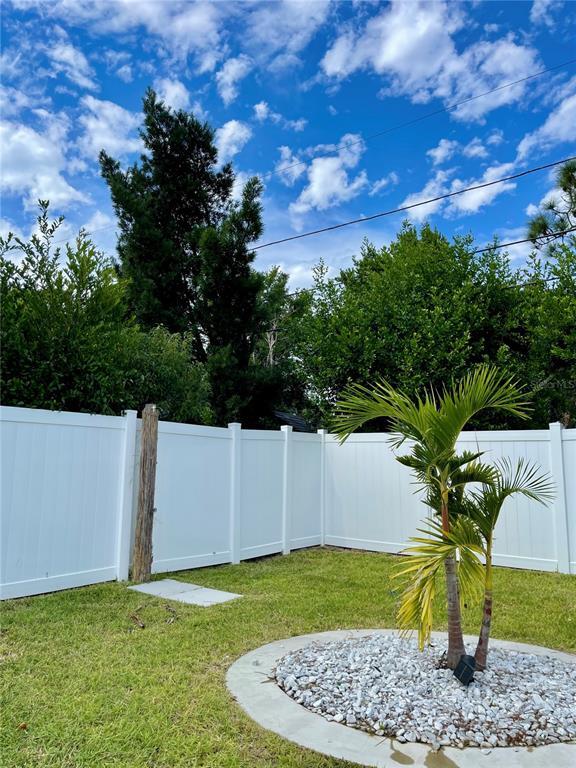 Building Photo - 7333 Star Dust Dr