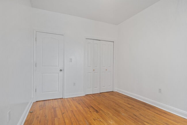 Building Photo - 149 Grant Ave