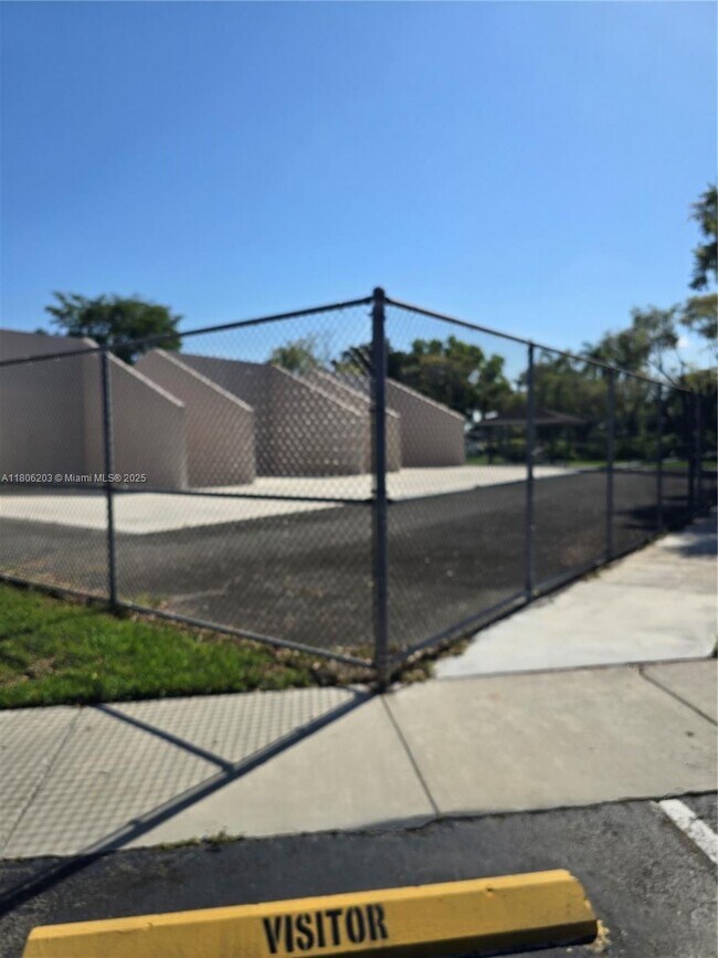 Building Photo - 8600 SW 133rd Avenue Rd