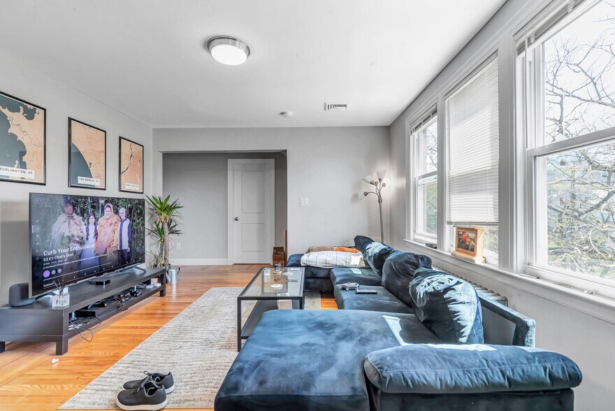 Building Photo - 4 Sheldon Terrace