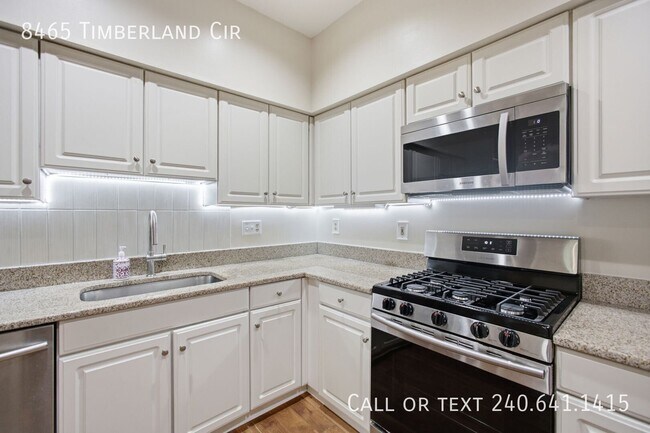 Building Photo - 8465 Timberland Cir