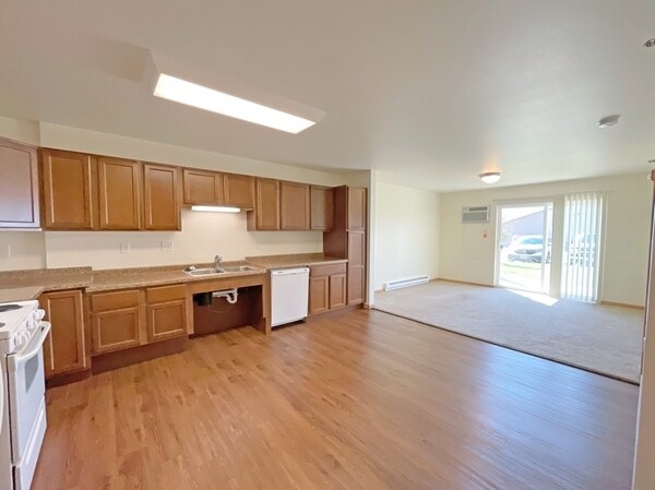 Primary Photo - Gateway Apartments