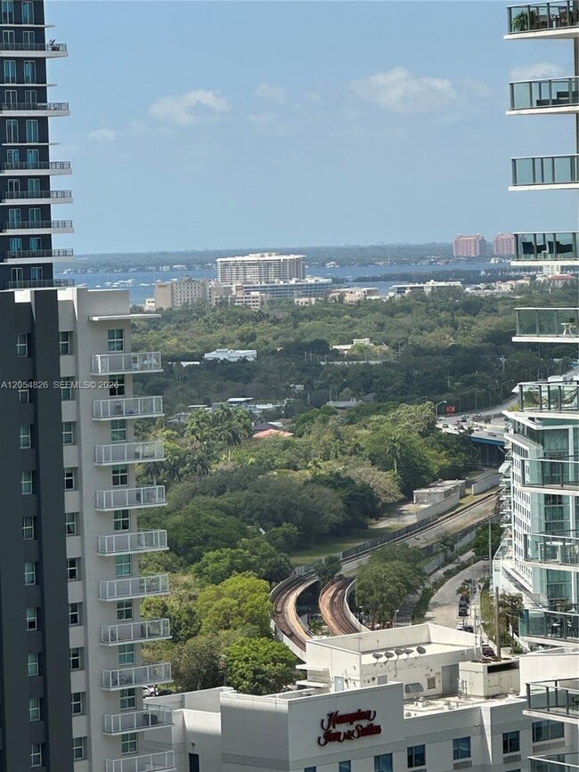 Building Photo - 1010 Brickell Ave