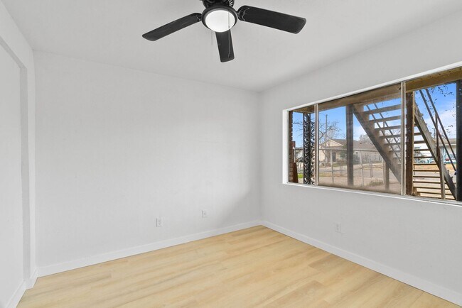 Building Photo - TWO BEDROOM ONE BATH WATER AND ELECTRICITY INCLUDED