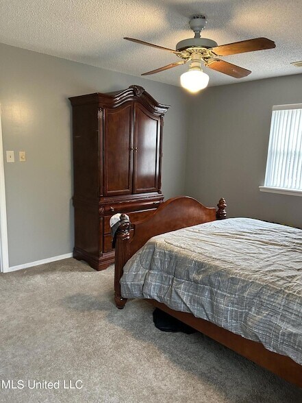 Building Photo - 14008 Dundeewood Rd