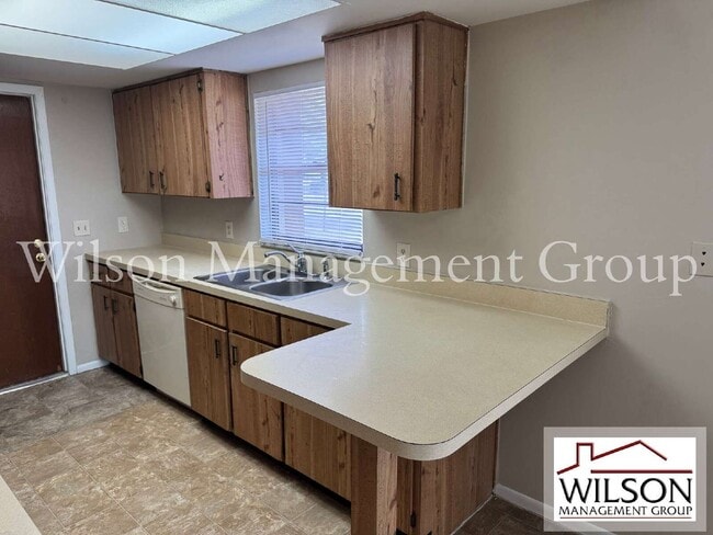 Building Photo - 701 Kings Cove Ct