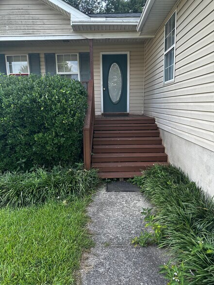 Building Photo - 213 Shipyard Ct