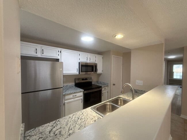 Building Photo - Renovated condo in Colville Ii!