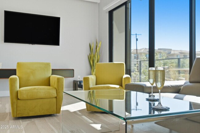 Building Photo - 1501 N Miller Rd