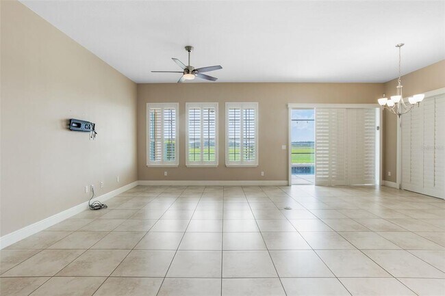 Building Photo - 290 Silver Maple Rd