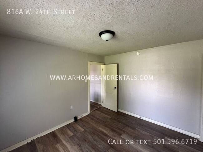 Building Photo - 816A W. 24th Street-