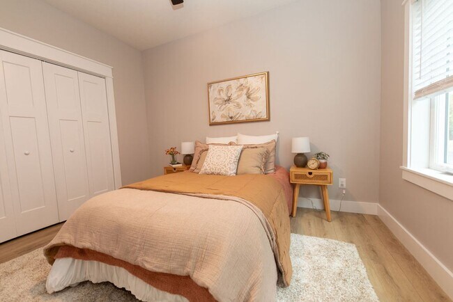 Building Photo - *August 2027* - Brand New 5 Bed, 5 Bath To...