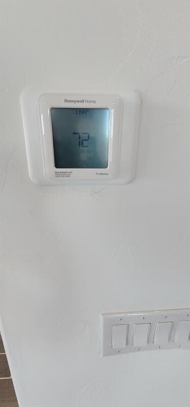 Building Photo - 7822 S Wolf Creek Dr