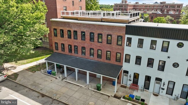 Building Photo - 3921 Roland Ave