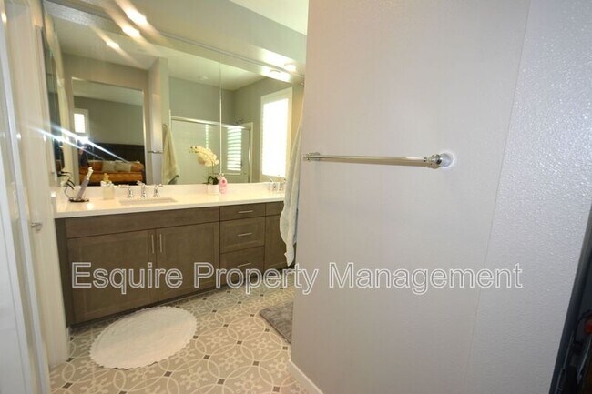 Building Photo - 643 Winchester Dr