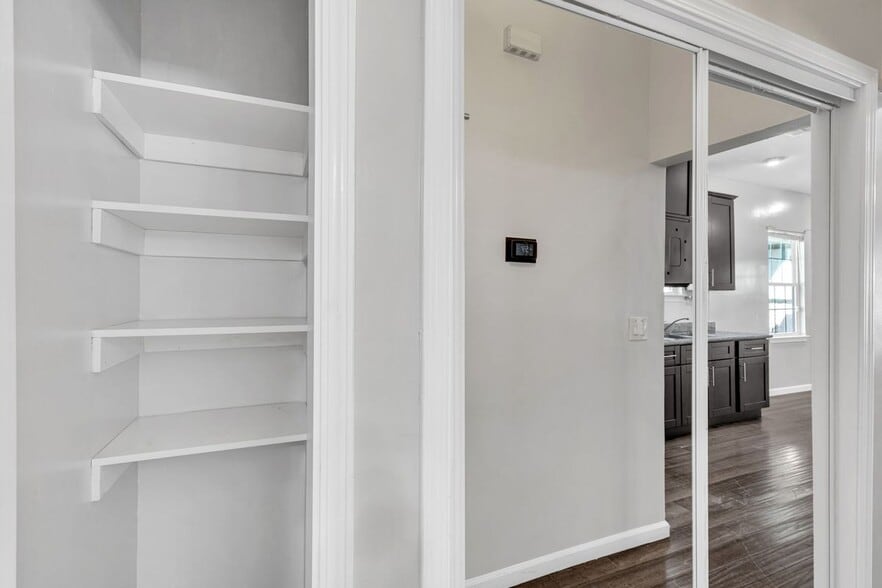 Building Photo - 3025 Burdette St