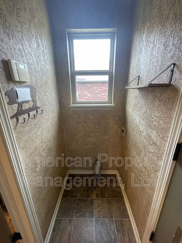 Building Photo - 15624 S Birch Ave