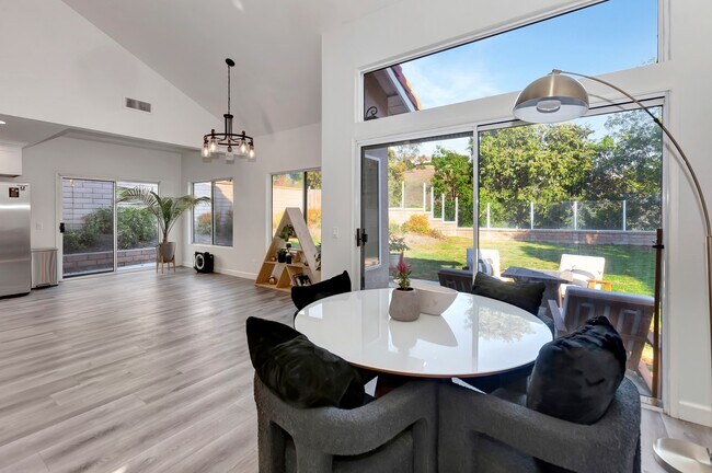 Building Photo - 28962 Sean Dr