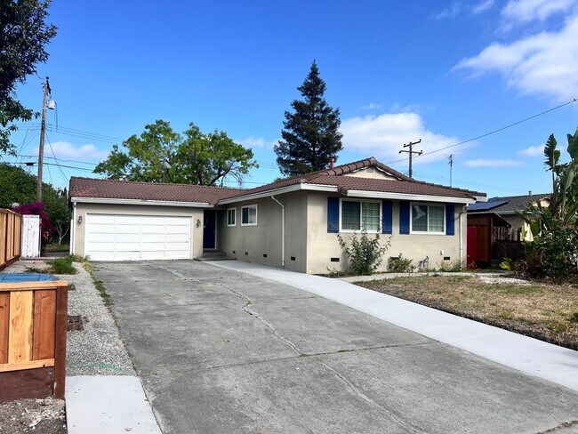 Building Photo - Completely Remodeled 4 Bedroom Home with C...