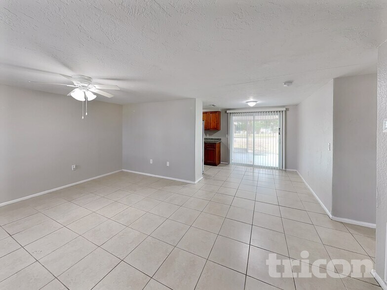 Building Photo - 3007 Bucida Dr