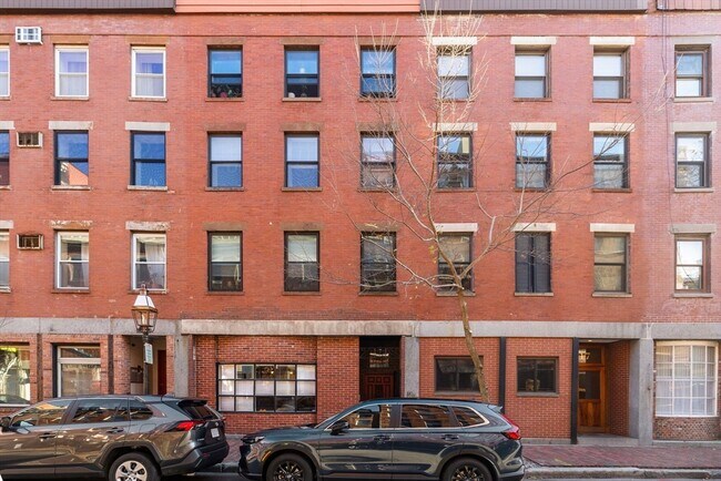 Building Photo - 121 Fulton St