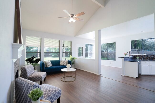 Building Photo - 1123 Woodley Bend