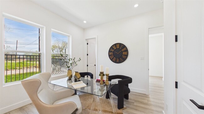 Building Photo - 2417 Harrington St