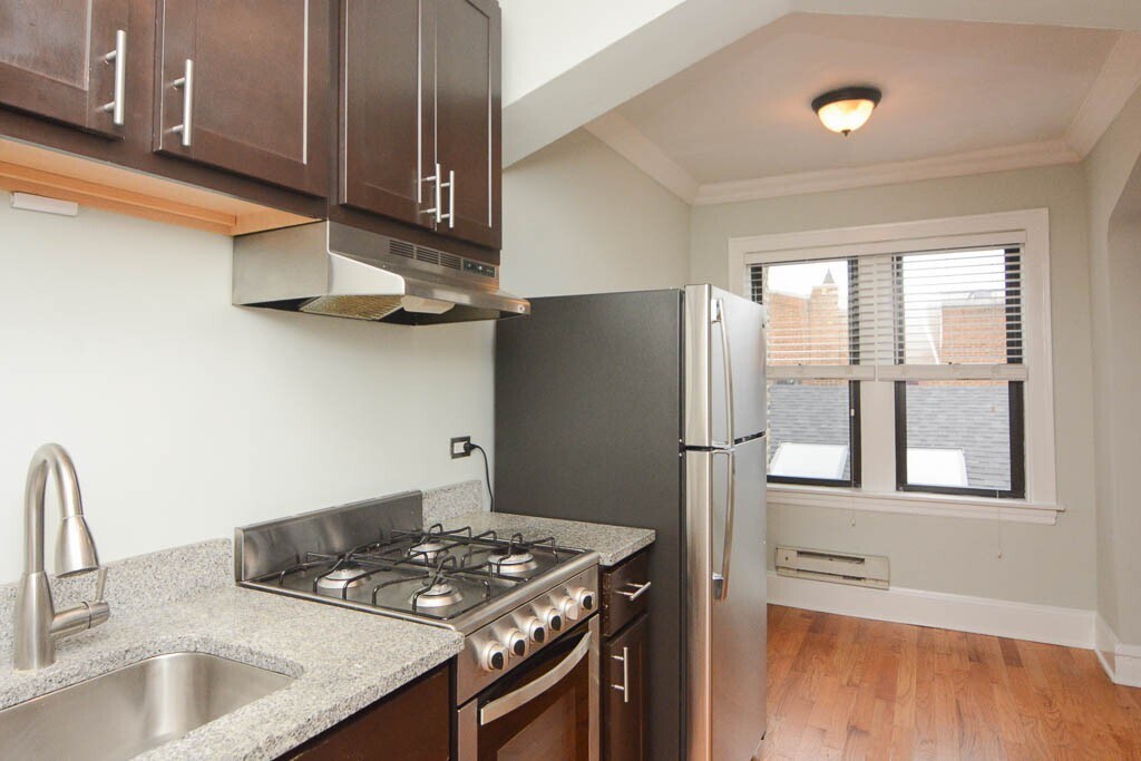 Building Photo - 4725 N Hermitage Ave