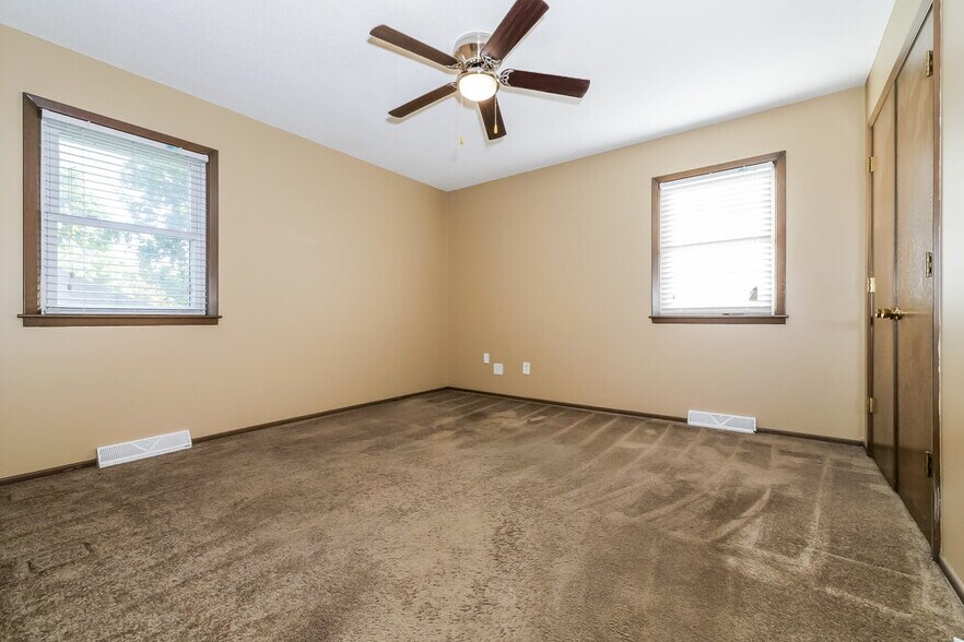 Building Photo - 716 N Choctaw Ave