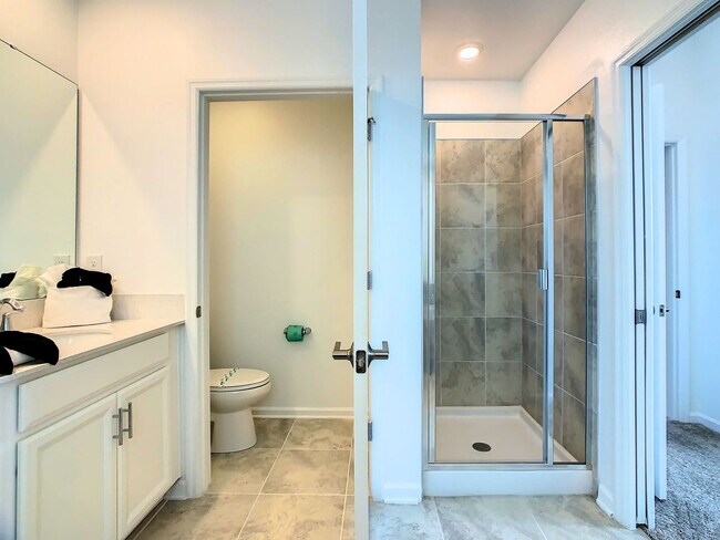 Building Photo - 955 Splash Shot Pl