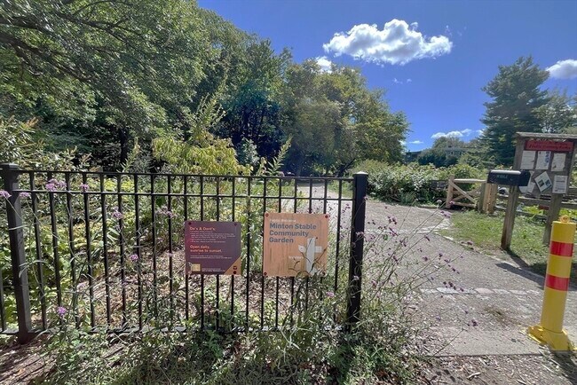 Building Photo - 40 Gartland St