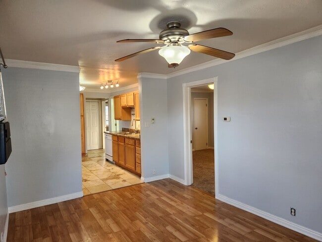 Building Photo - 3 Bd  1 Bath Home in Salt Lake City