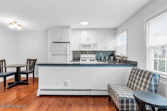 Building Photo - 1304 Ocean Ave N