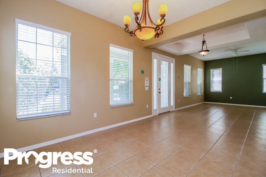 Building Photo - 13154 Sunkiss Loop