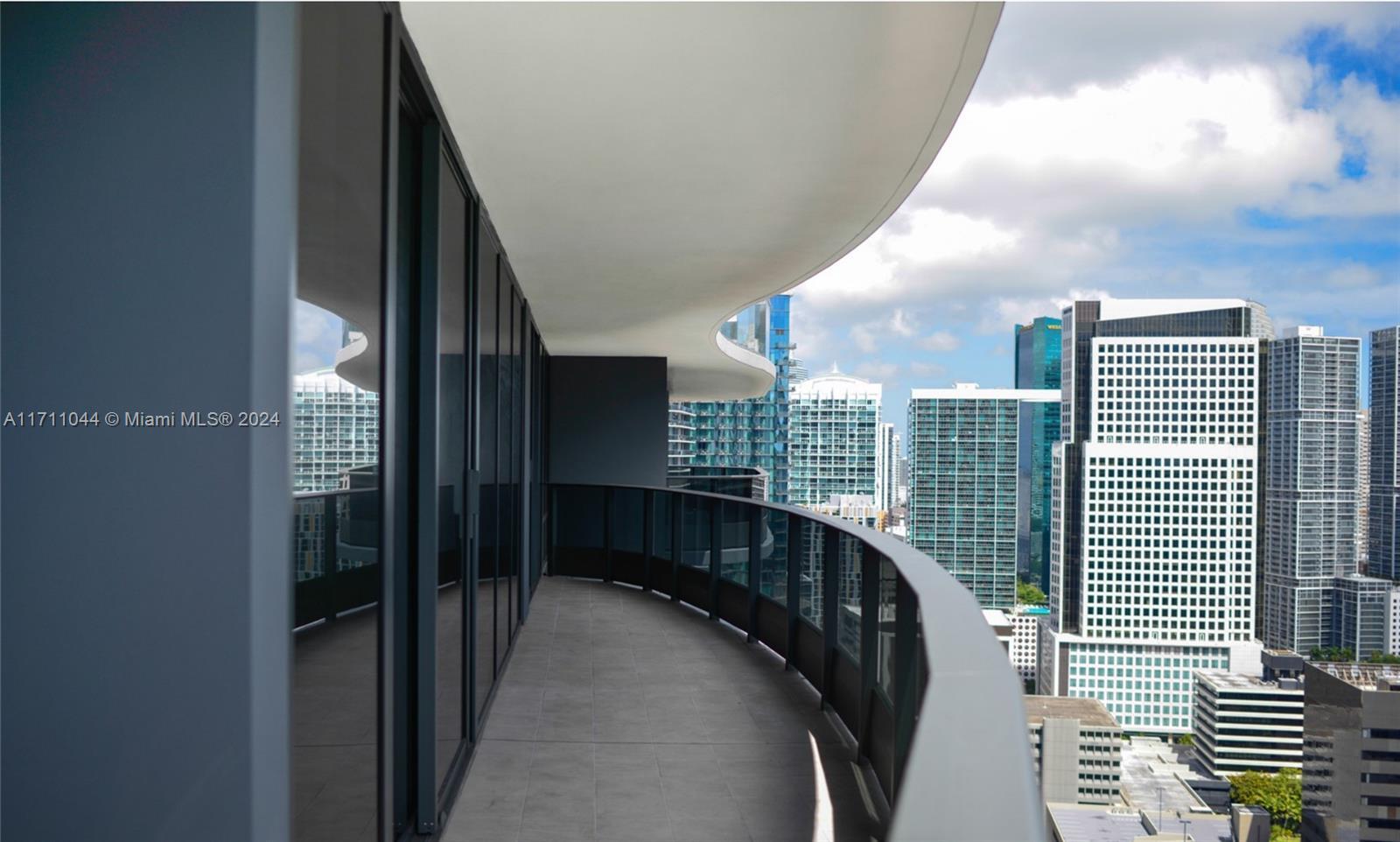 Building Photo - 1000 Brickell Plz