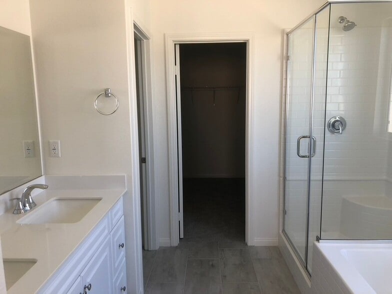 Building Photo - 19806 Barnfield Pl